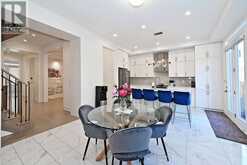 26 CONCERT HILL WAY East Gwillimbury 