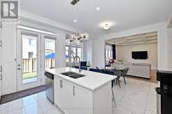 26 CONCERT HILL WAY East Gwillimbury 