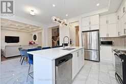 26 CONCERT HILL WAY East Gwillimbury