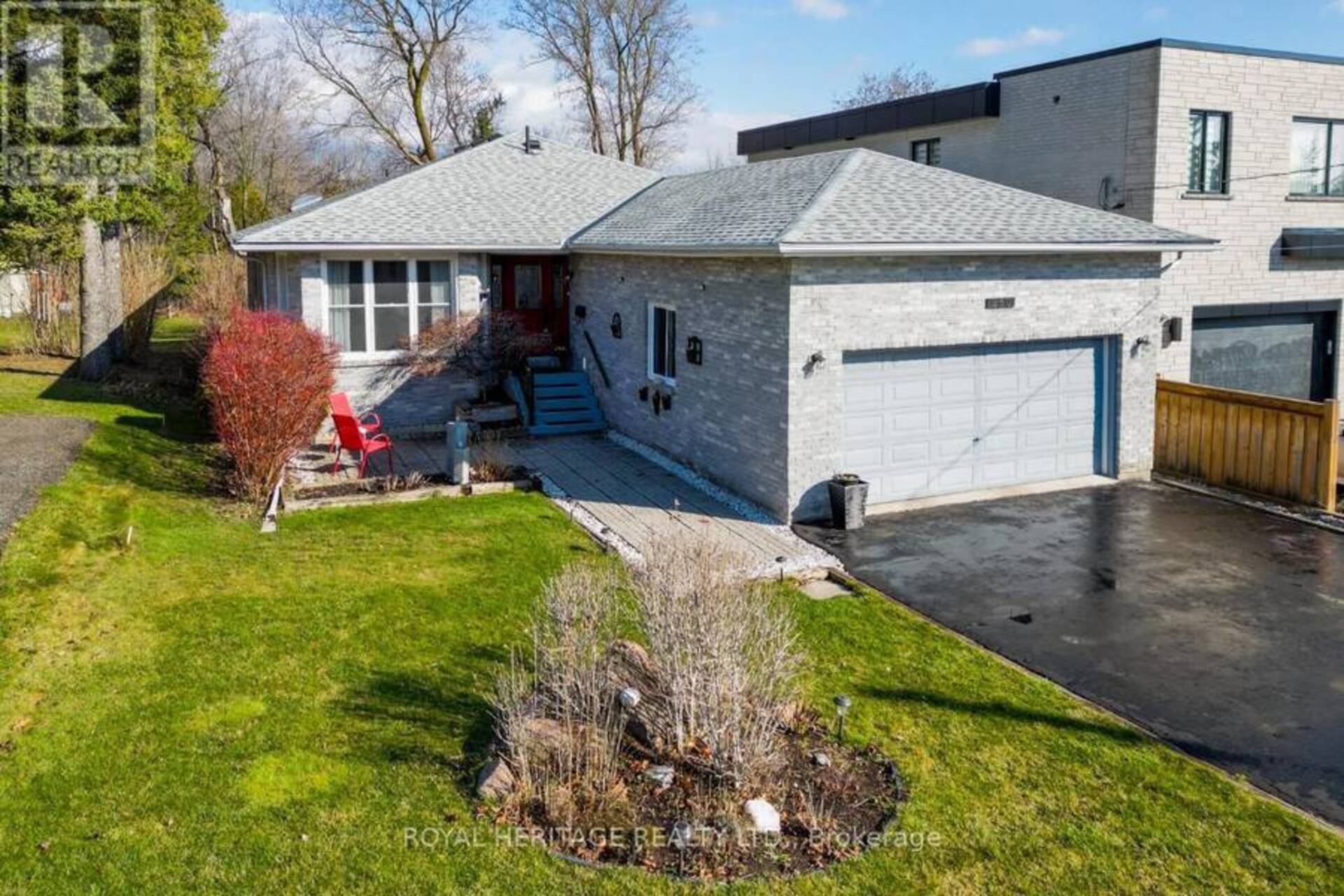 360 SHEPPARD AVENUE Pickering