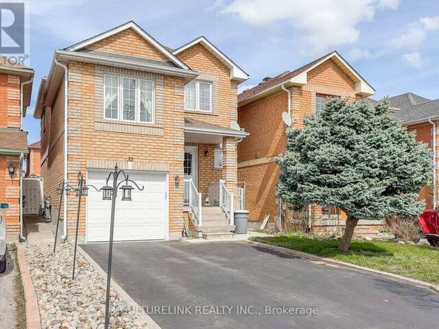 32 CLANDFIELD STREET Markham  Ontario