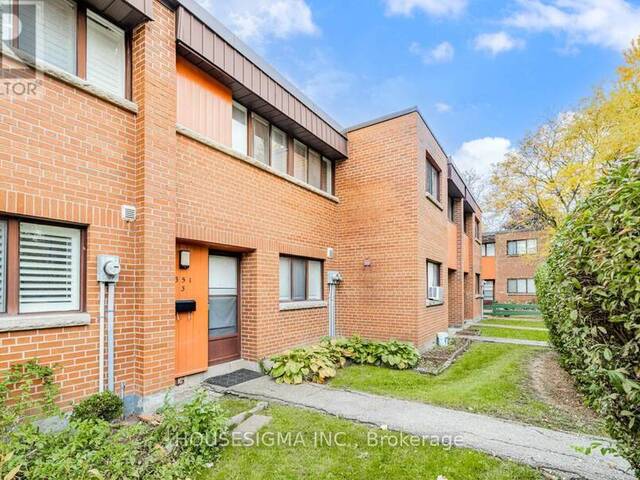 3 - 351 DRIFTWOOD AVENUE N Toronto  Ontario