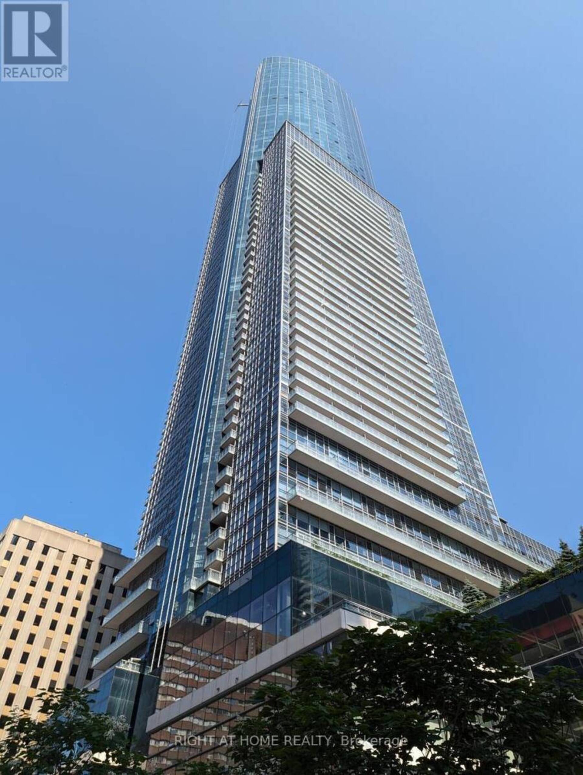 7405 A - 388 YONGE STREET Toronto 