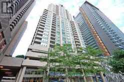 901 - 750 BAY STREET Toronto 