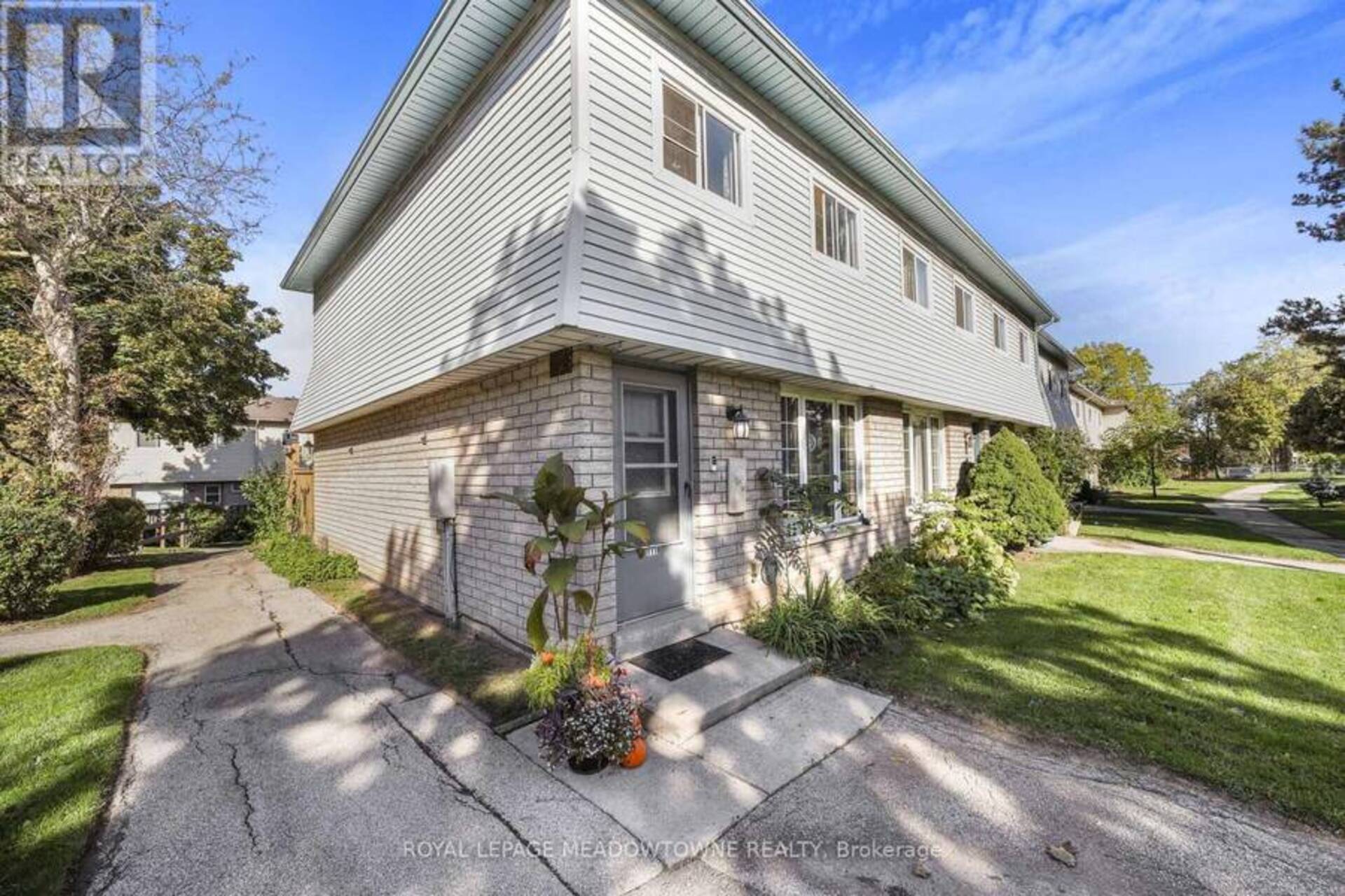 11 - 1110 GARTH STREET Hamilton