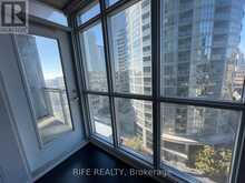 1038 - 15 ICEBOAT TERRACE Toronto 