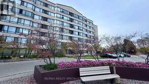 520 - 1001 CEDARGLEN GATE Mississauga