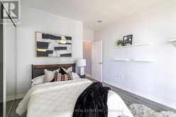 819 - 8 TELEGRAM MEWS Toronto 