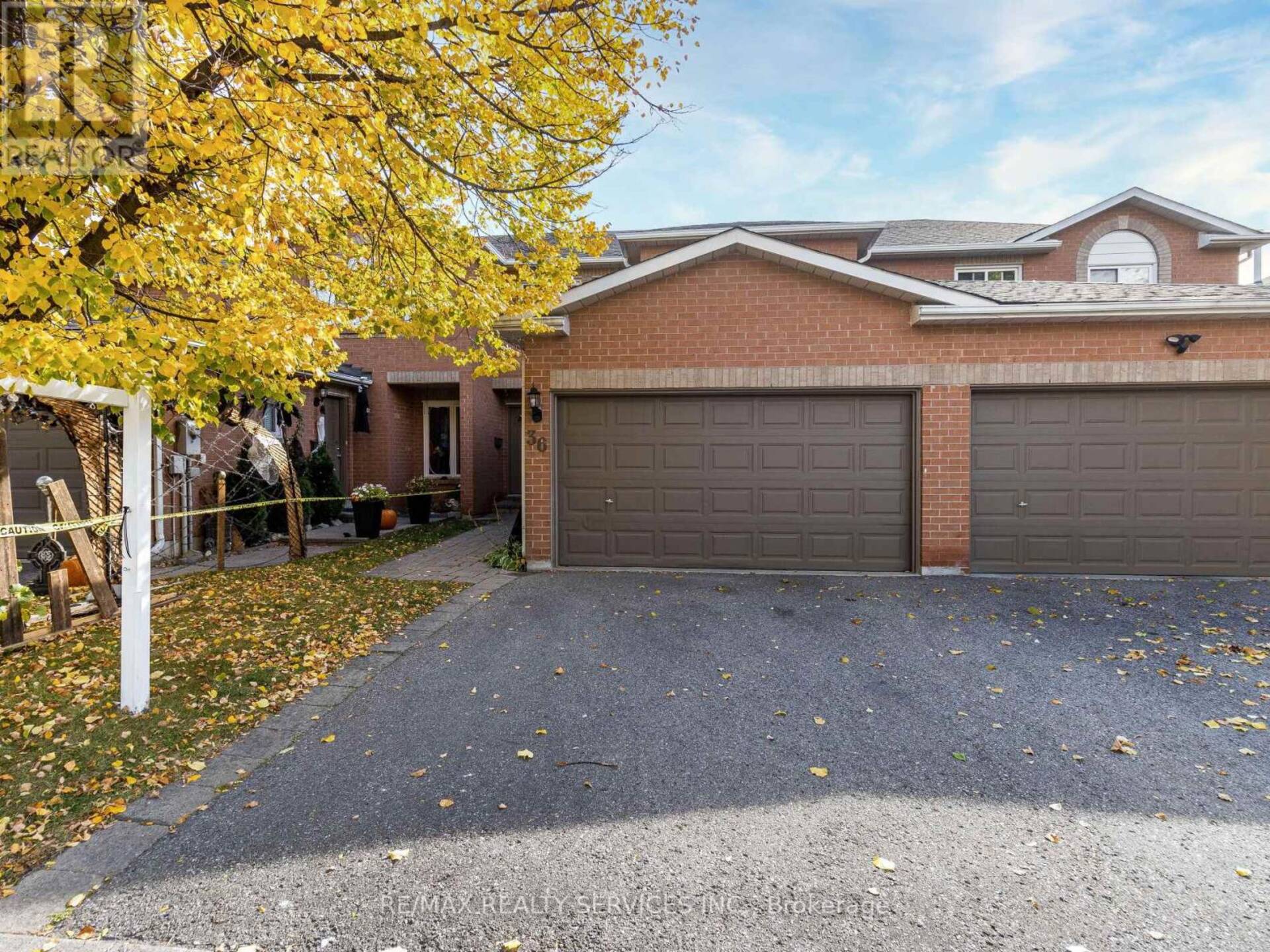 36 FARNHAM DRIVE Brampton