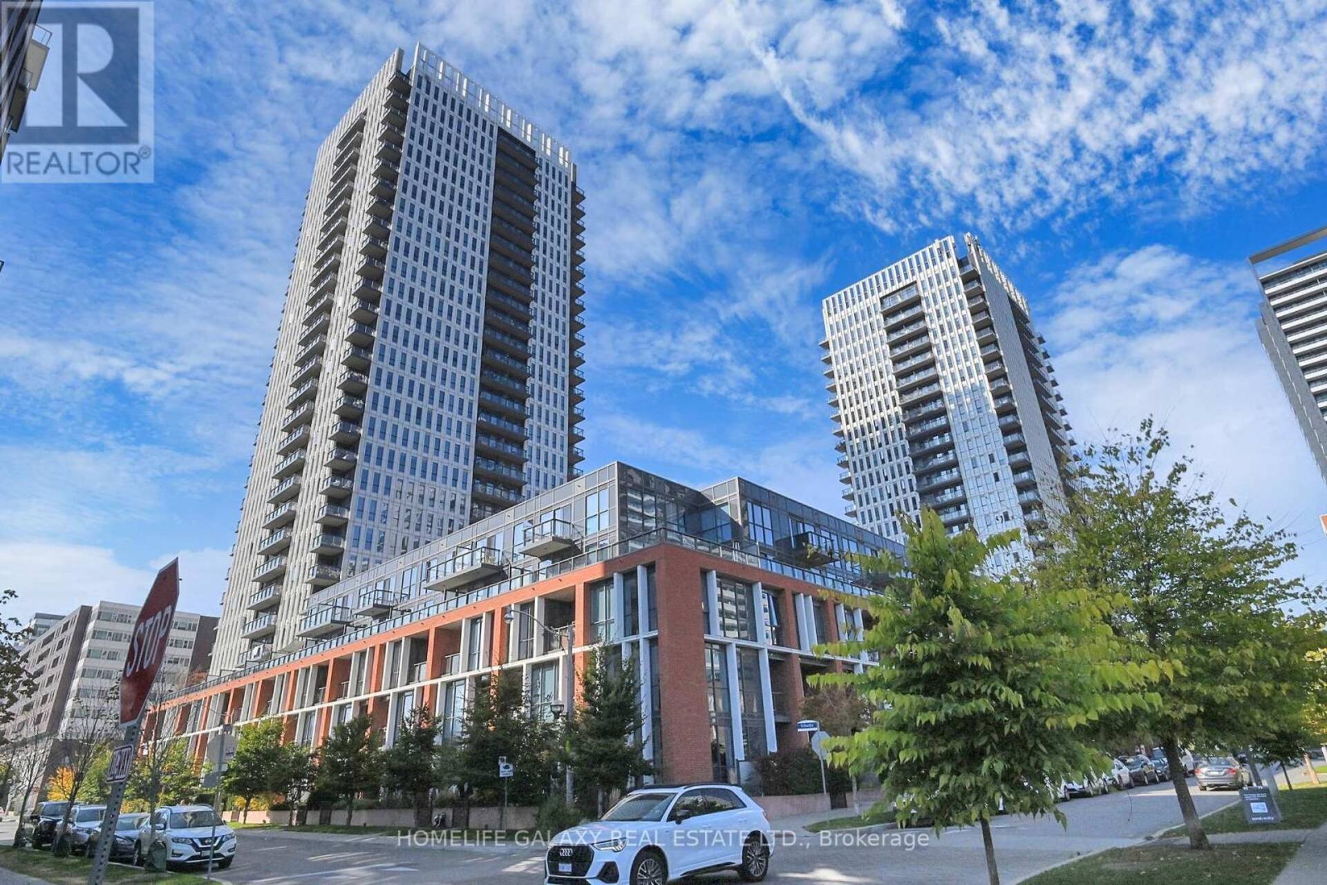 1909 - 55 REGENT PARK BOULEVARD Toronto