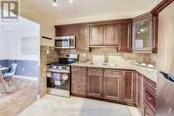 403 - 10 EDGECLIFF GOLFWAY Toronto