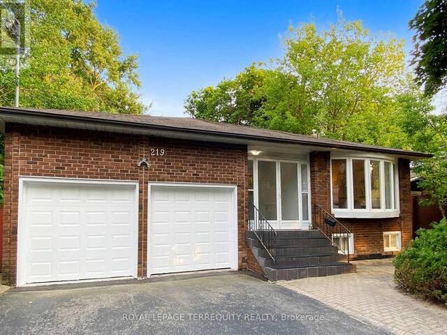 219 DUNVIEW AVENUE Toronto Ontario