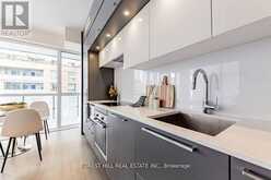 805 - 15 GRENVILLE STREET Toronto