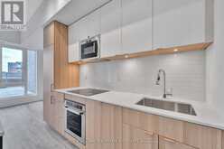 324 - 220 MISSINNIHE WAY Mississauga