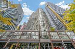 512 - 24 WELLESLEY STREET W Toronto