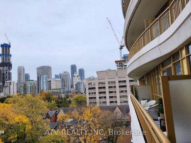 704 - 151 AVENUE ROAD Toronto Ontario