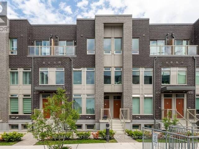 132 - 27 APPLEWOOD LANE Toronto Ontario