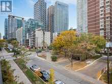 208 - 185 ROEHAMPTON AVENUE Toronto