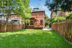 104 FAIRHOLT ROAD S Hamilton