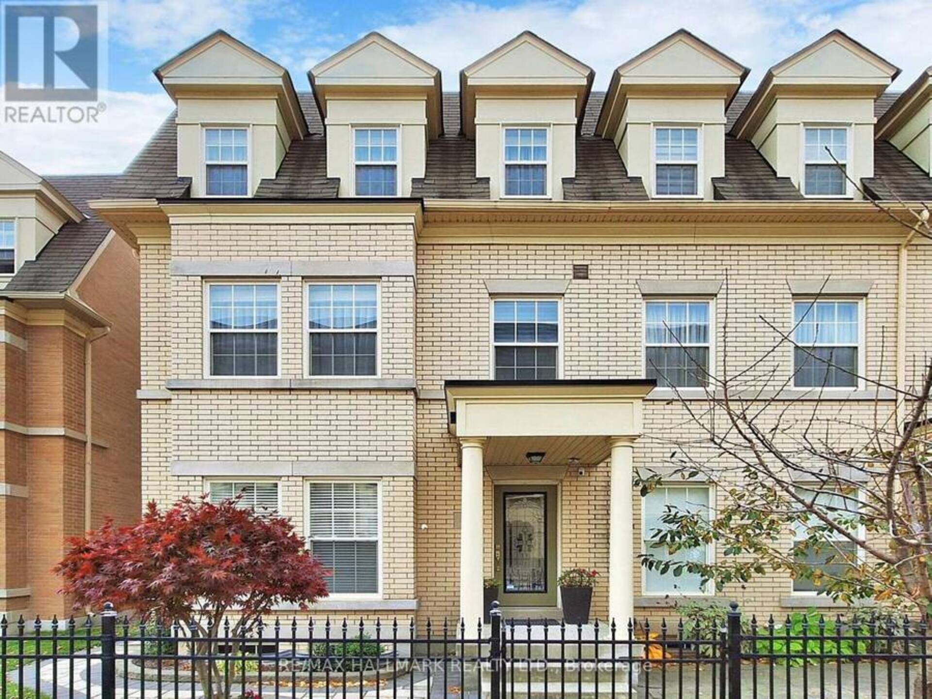 11 DONALD BUTTRESS BOULEVARD W Markham