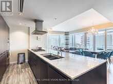 2105 - 180 UNIVERSITY AVENUE Toronto