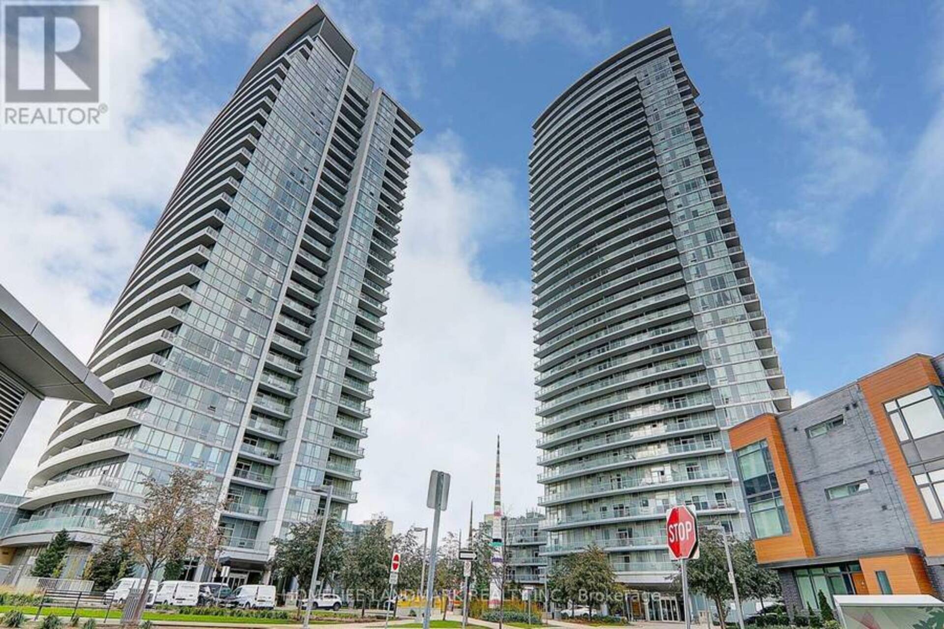 2212 - 70 FOREST MANOR ROAD Toronto