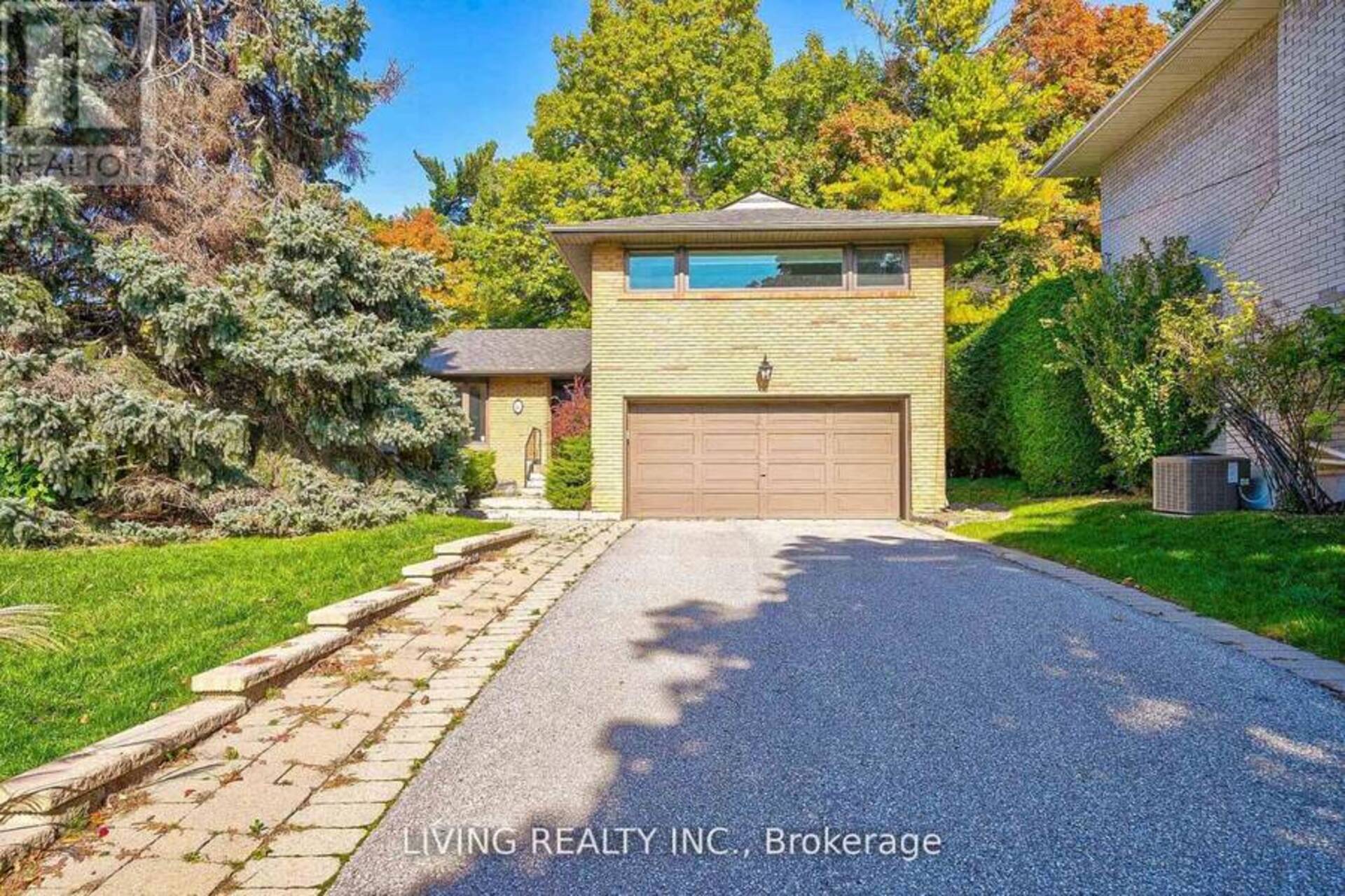 6 HILLAVON DRIVE Toronto