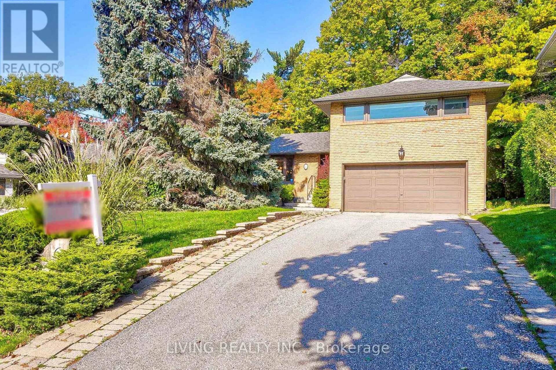 6 HILLAVON DRIVE Toronto