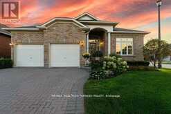 2 SUGGS LANE Whitchurch-Stouffville