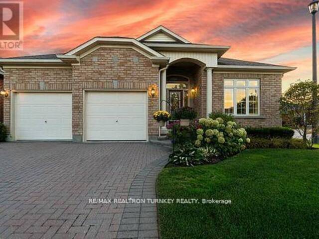 2 SUGGS LANE Whitchurch-Stouffville Ontario