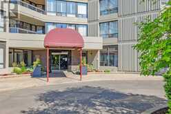 901 - 7460 BATHURST STREET W Vaughan