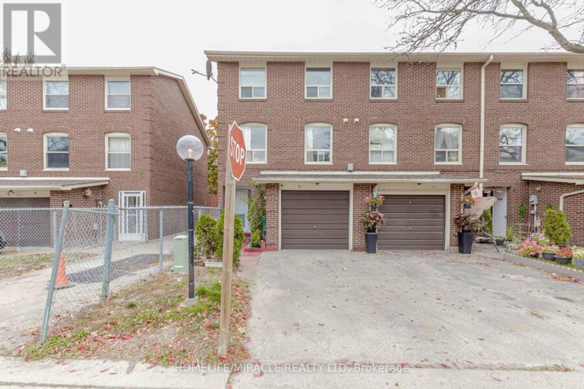 12 - 12 EDEN PARK Brampton