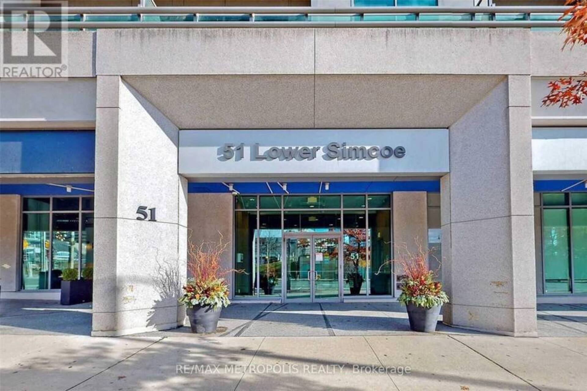 1005 - 51 LOWER SIMCOE STREET Toronto