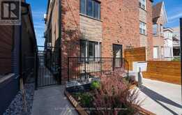 4 - 62 LIPPINCOTT STREET Toronto