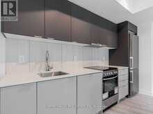 916 - 8 TIPPETT ROAD Toronto