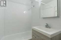 305 - 4 HILL HEIGHTS Toronto