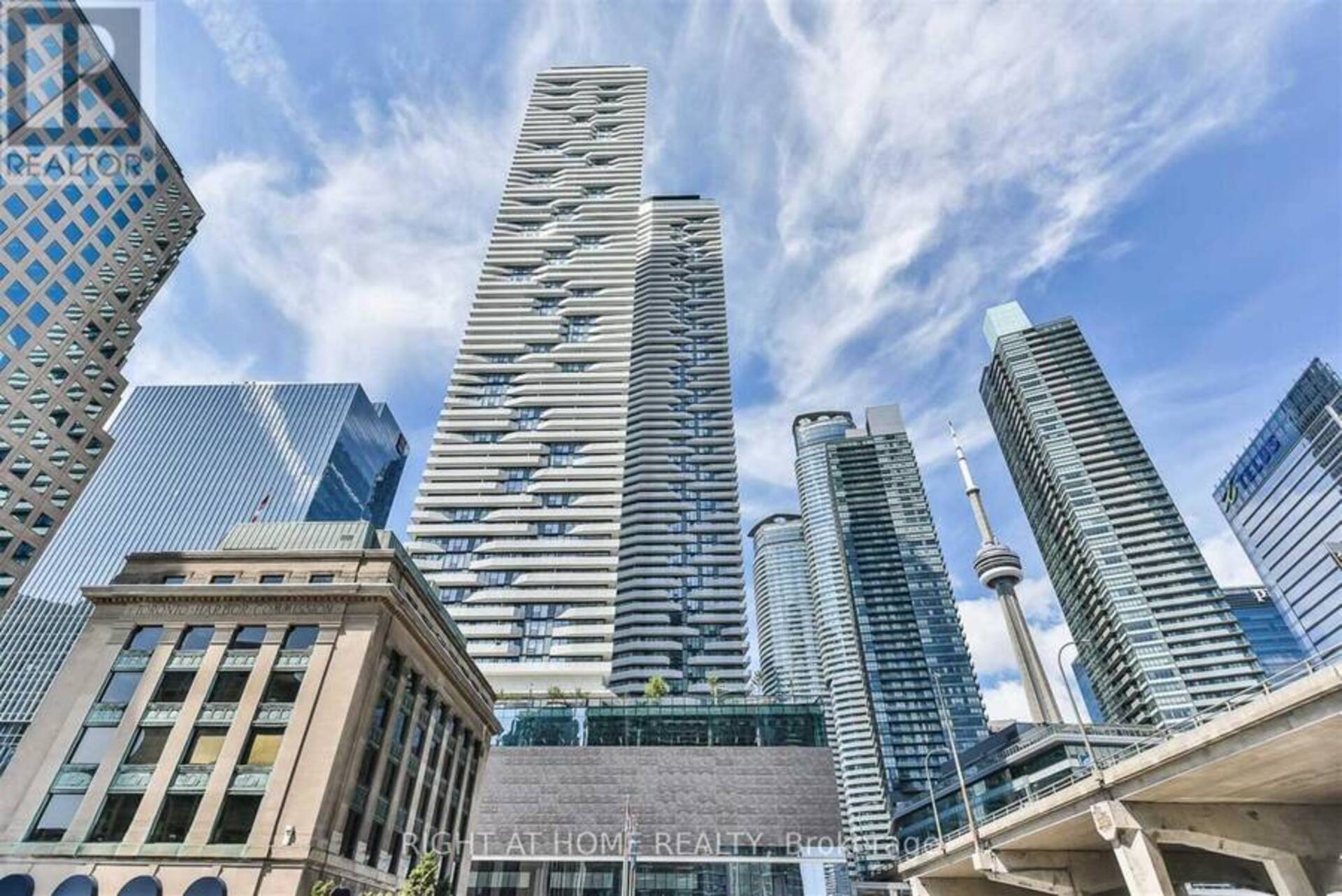 5801 - 88 HARBOUR STREET Toronto