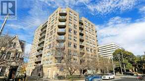 310 - 140 BATHURST STREET N Toronto