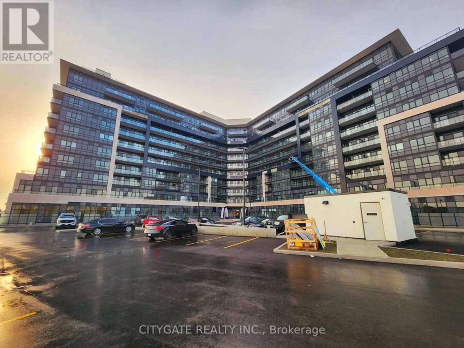 410 - 395 DUNDAS STREET Oakville