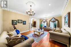 16 DEW DROP CT CRESCENT Vaughan