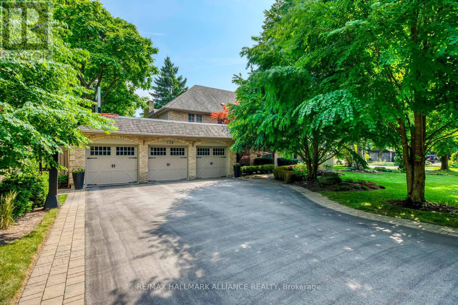 138 CAVENDISH COURT Oakville