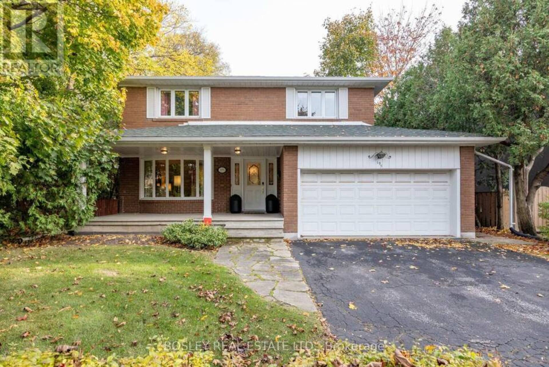 195 UPPER CANADA DRIVE Toronto