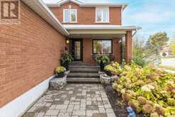 467 HEDGEROW LANE Oakville