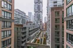 702 - 140 SIMCOE STREET Toronto