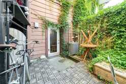 135 OSSINGTON AVENUE Toronto