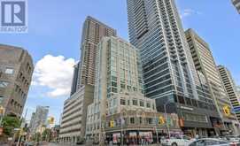 PH 3 - 409 BLOOR STREET E Toronto