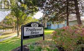 922 - 95 TRAILWOOD DRIVE Mississauga