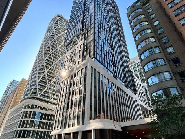 2702 - 238 SIMCOE STREET Toronto Ontario