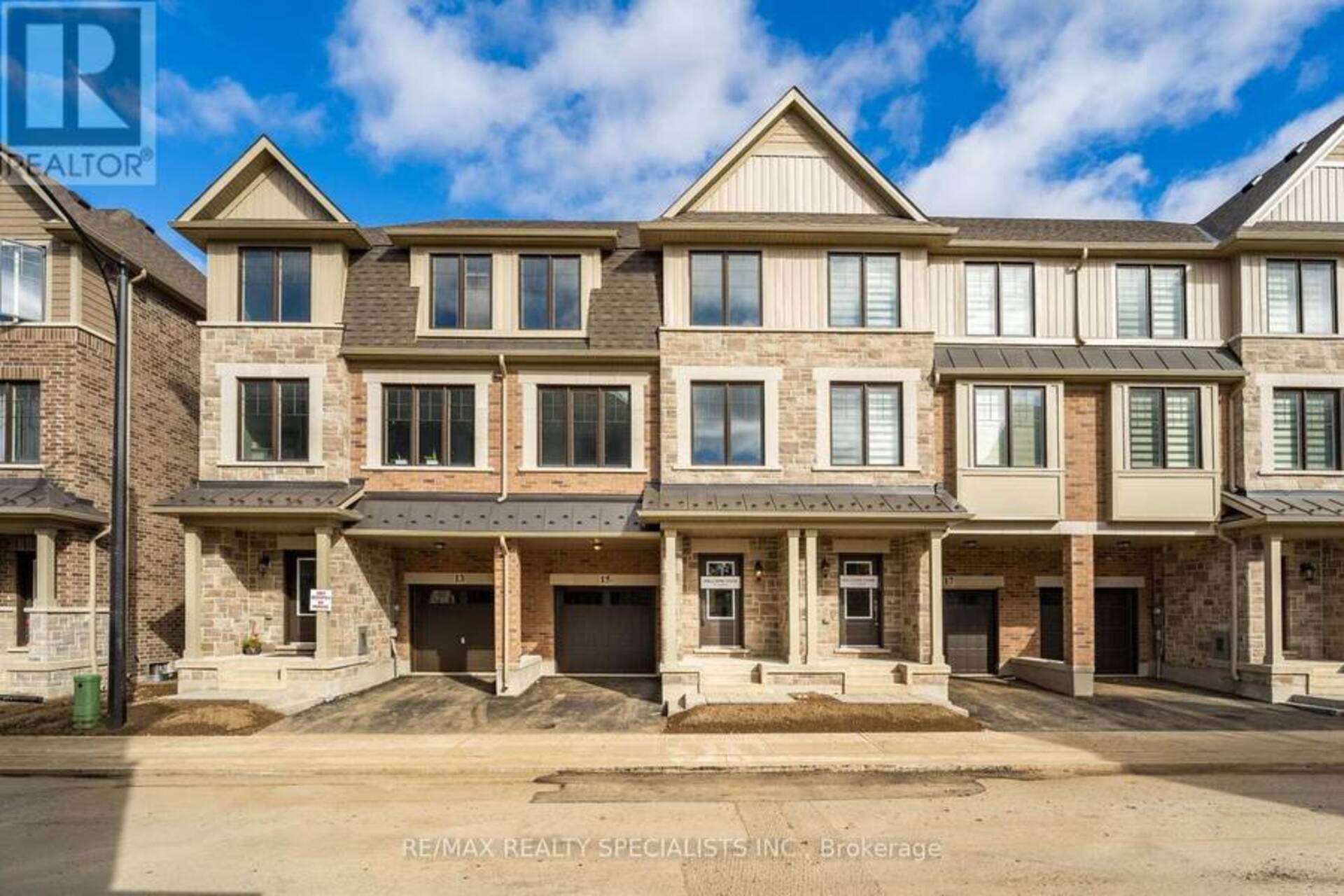 15 FOLCROFT STREET Brampton