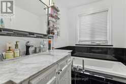 2C BEXLEY CRESCENT Toronto